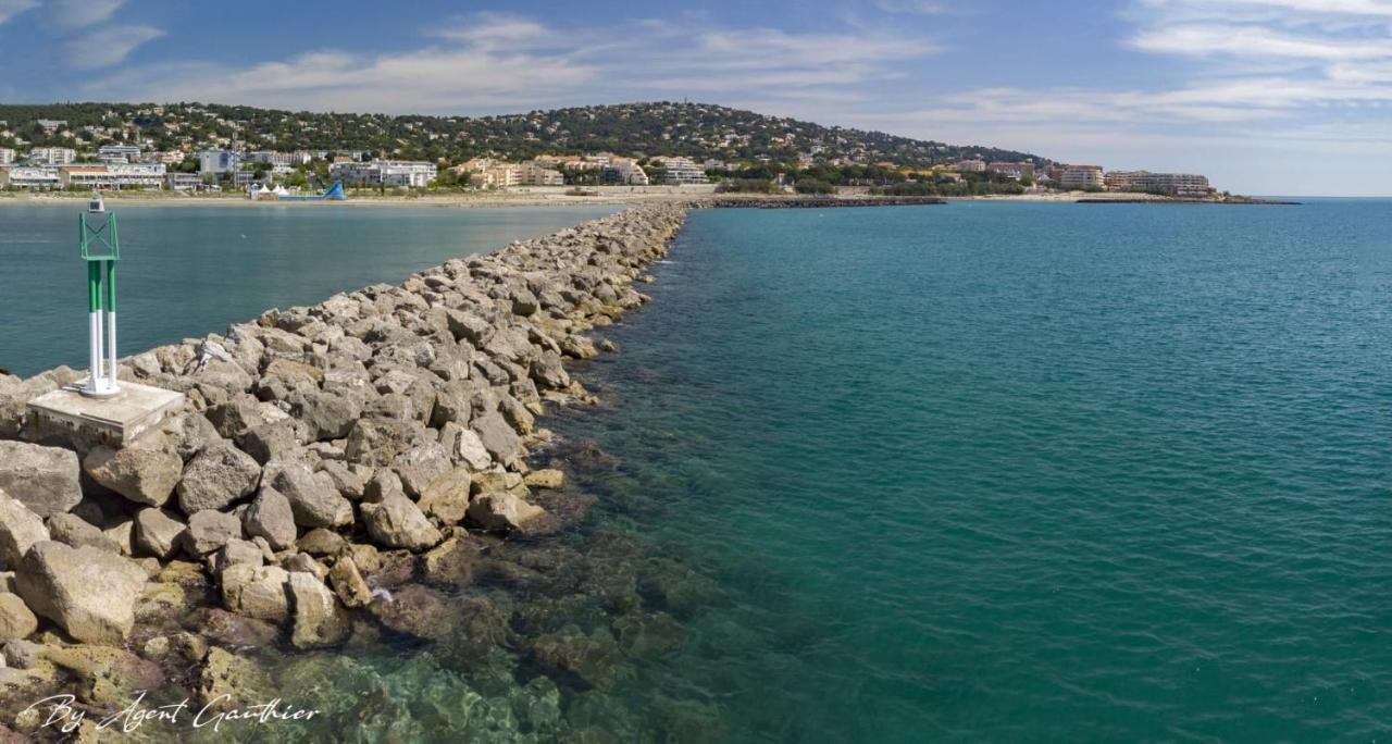Charmant 2 Pieces Les Pieds Dans L'Eau Sète Exteriör bild